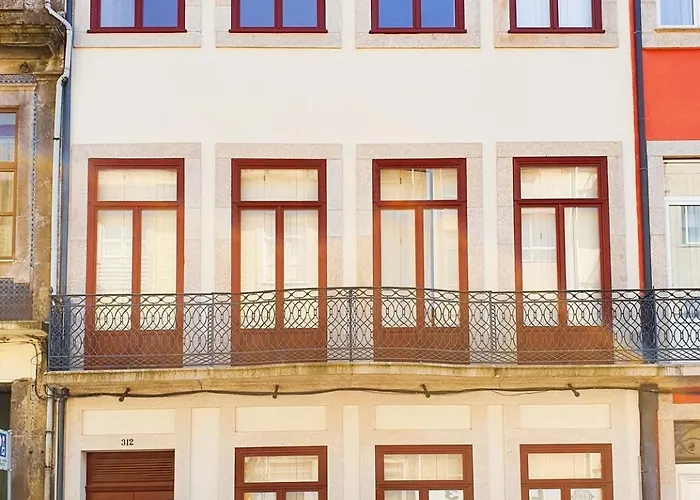 Comfortable Flat, Cozy Balcony Close To Aliados Av *