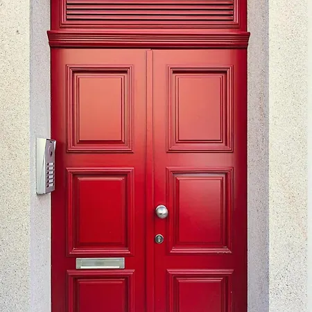 Comfortable Flat, Cozy Balcony Close To Aliados Av Porto