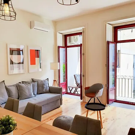 Daire Comfortable Flat, Cozy Balcony Close To Aliados Av *