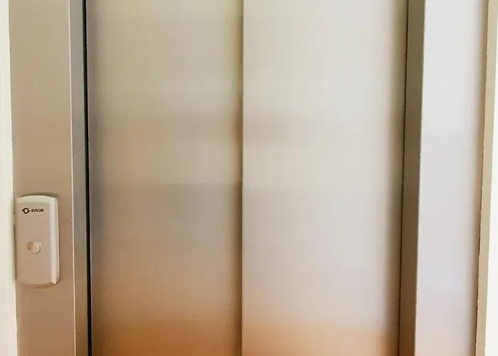 Comfortable Flat, Cozy Balcony Close To Aliados Av * Porto