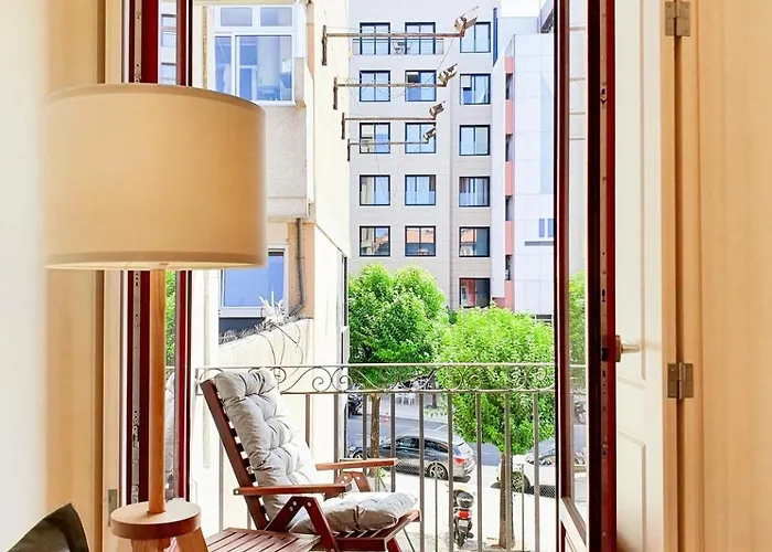 Comfortable Flat, Cozy Balcony Close To Aliados Av * Porto