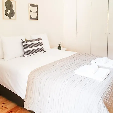 Comfortable Flat, Cozy Balcony Close To Aliados Av アパート *