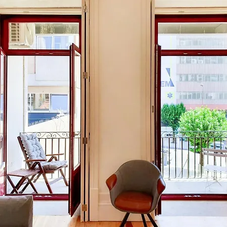 Comfortable Flat, Cozy Balcony Close To Aliados Av Appartement *
