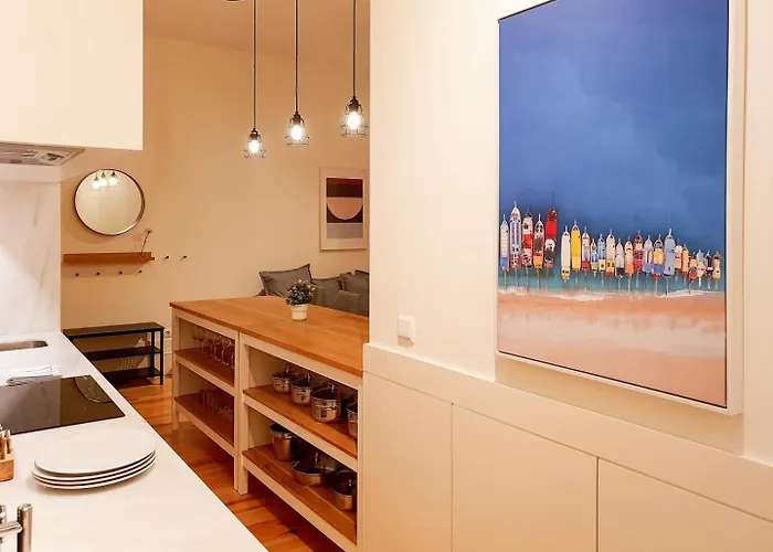 Comfortable Flat, Cozy Balcony Close To Aliados Av * ポルト