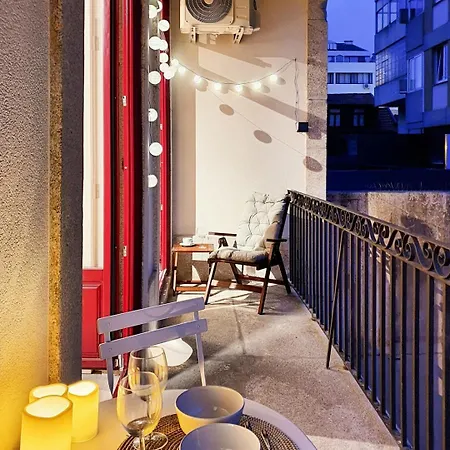 Apartment Comfortable Flat, Cozy Balcony Close To Aliados Av Porto